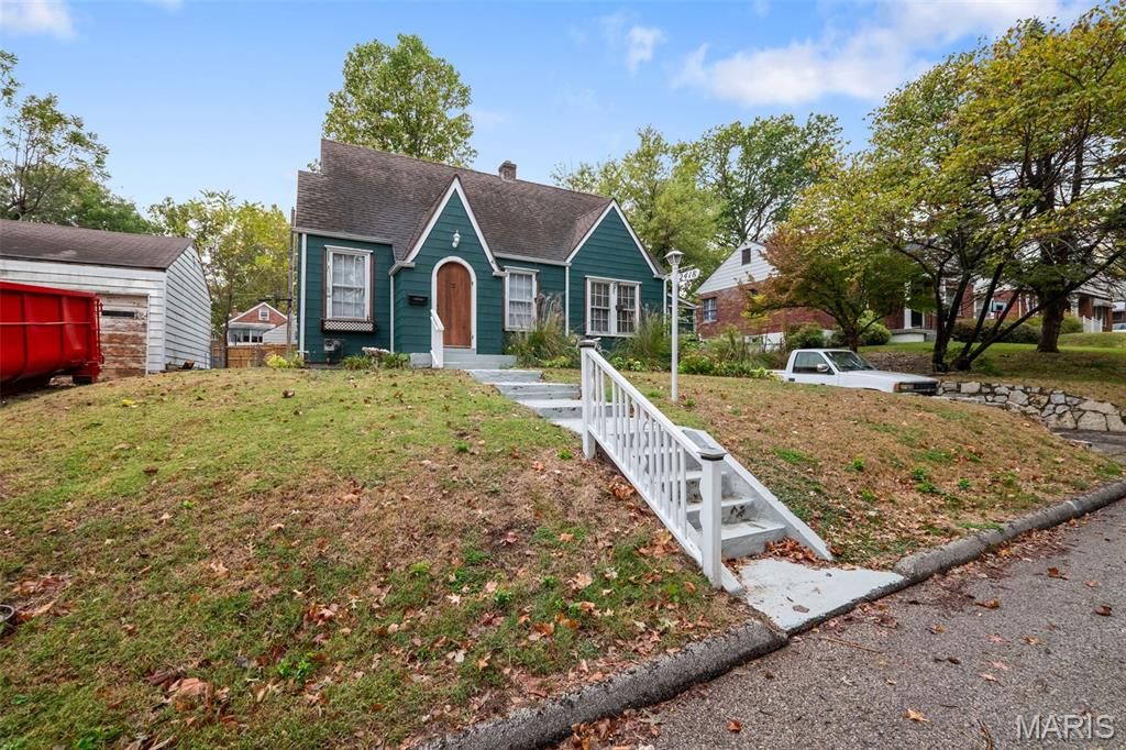 Photo of 2418 Petrova Avenue, Jennings, MO 63136 (MLS # 25073549)