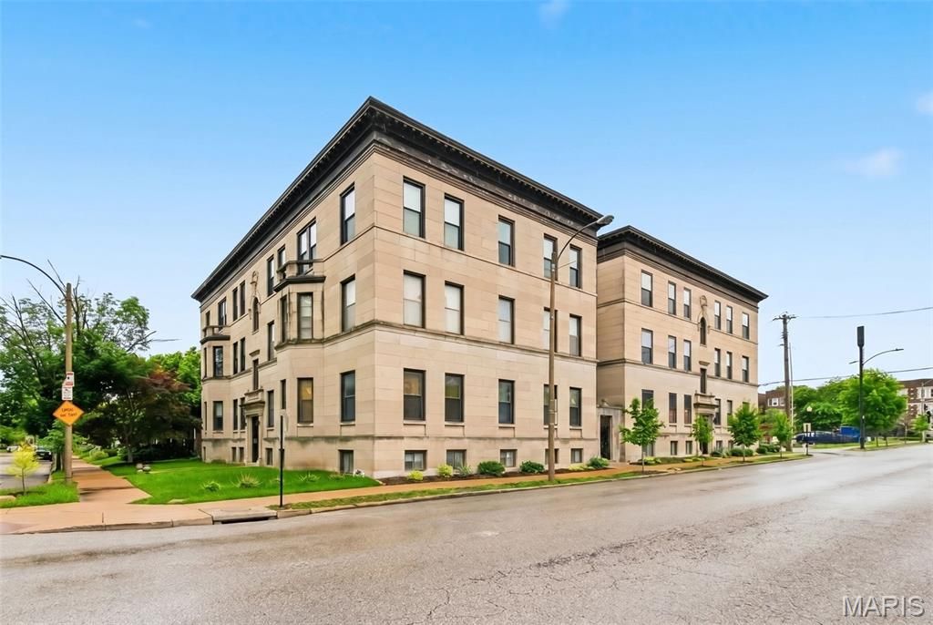 Photo of 322 N Boyle Avenue #3S, St Louis, MO 63108 (MLS # 26007932)