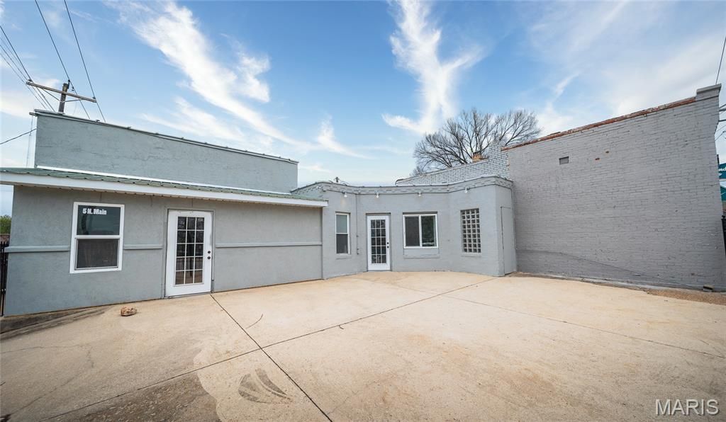 Photo of 5 N Main Street, St Clair, MO 63077 (MLS # 26020262)