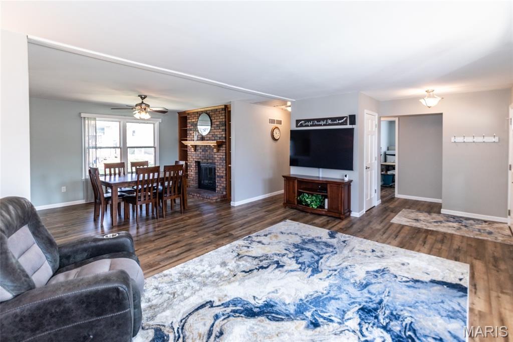 New England Town 8 - Residential