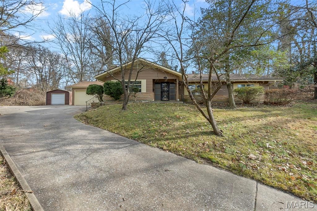 Photo of 678 Highland Drive, Cape Girardeau, MO 63701 (MLS # 26003452)