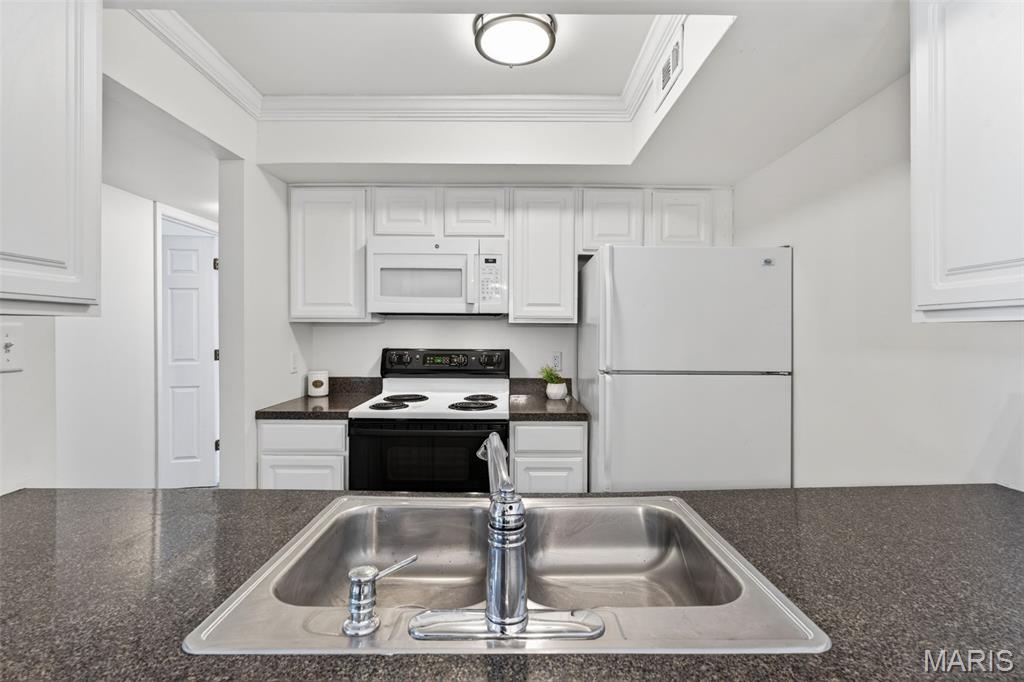 Geyer Place Condo - Residential