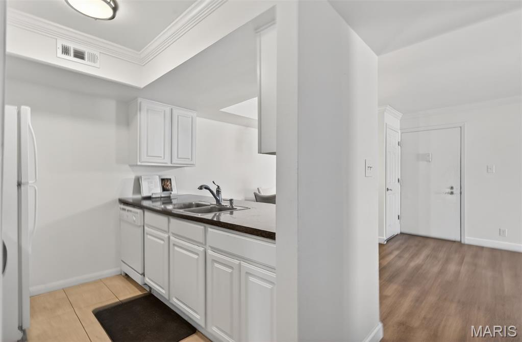 Geyer Place Condo - Residential