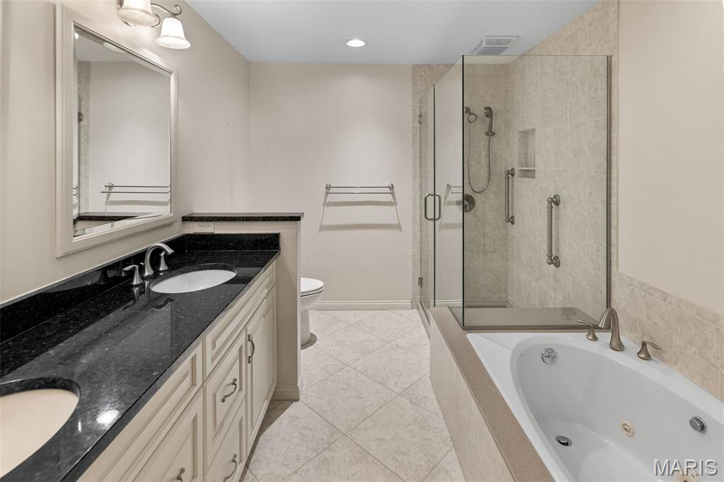 Baywood Villages Condo Ph Two - Residential