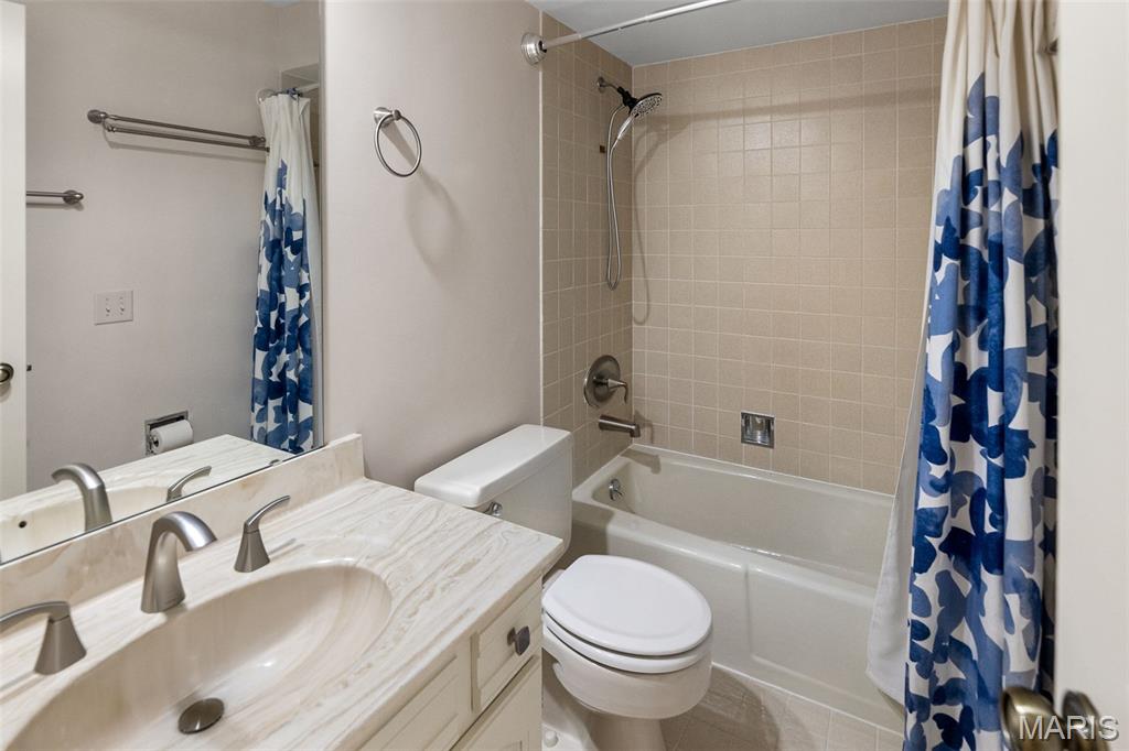 Baywood Villages Condo Ph Two - Residential