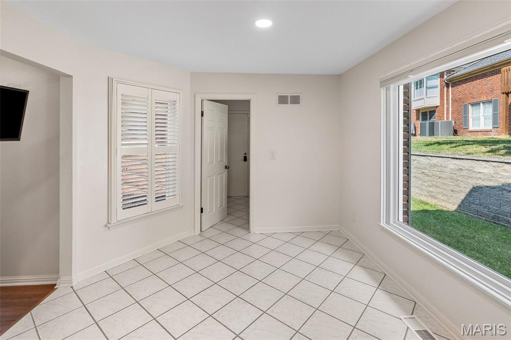 Baywood Villages Condo Ph Two - Residential