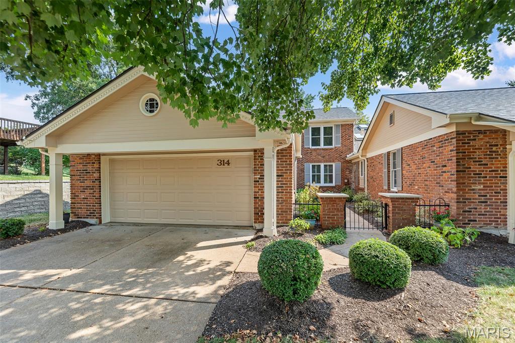 Baywood Villages Condo Ph Two - Residential