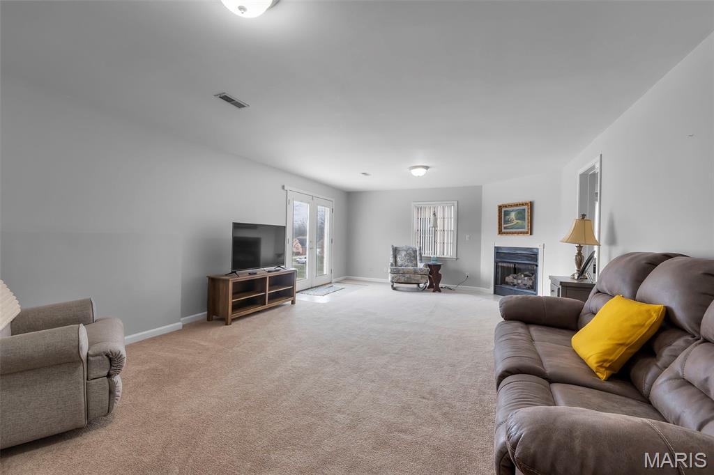 Lexington Place 01 - Residential