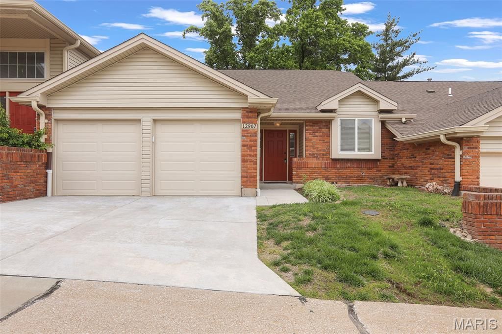 Photo of 12907 Springdale Village Drive, Unincorporated, MO 63146 (MLS # 26028858)