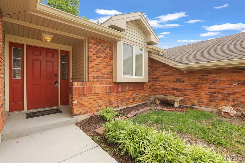 Photo of 12907 Springdale Village Drive, Unincorporated, MO 63146 (MLS # 26028858)