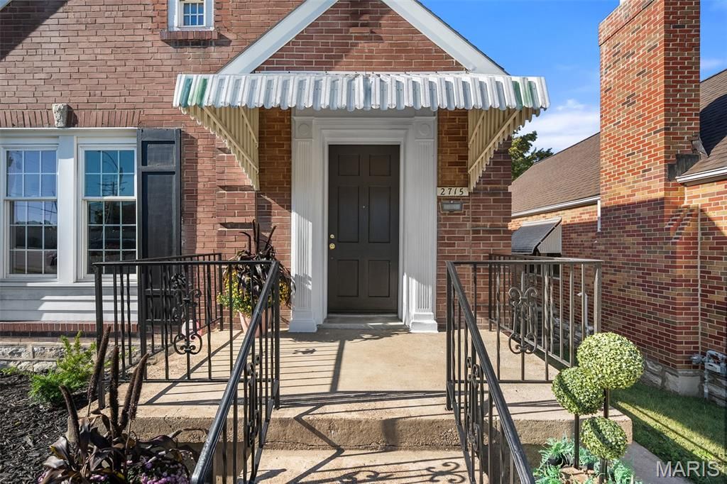 Photo of 2715 Watson Road, St Louis, MO 63139 (MLS # 25071693)