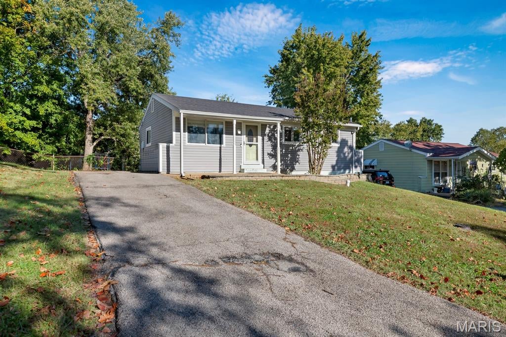 Photo of 855 Sunset Drive, Arnold, MO 63010 (MLS # 26065046)