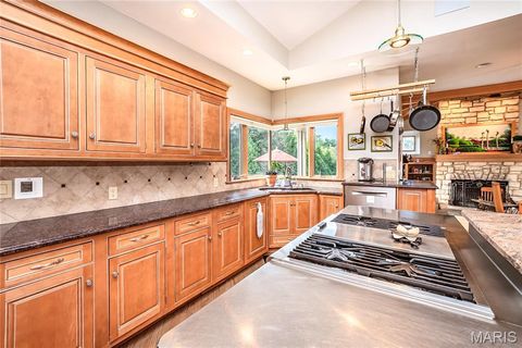 Tiny photo for 28 Ladue Meadows Meadows, Creve Coeur, MO 63141 (MLS # 25071835)