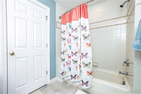 Tiny photo for 28 Ladue Meadows Meadows, Creve Coeur, MO 63141 (MLS # 25071835)