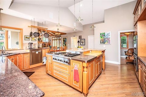 Tiny photo for 28 Ladue Meadows Meadows, Creve Coeur, MO 63141 (MLS # 25071835)