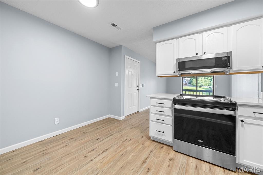 St Charles, Missouri 63303, United States, 2 Bedrooms Bedrooms, ,1 BathroomBathrooms,Residential,Active,210837