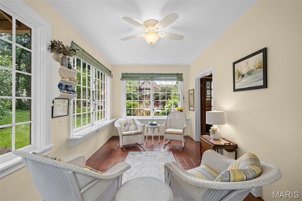 445 Algonquin Place