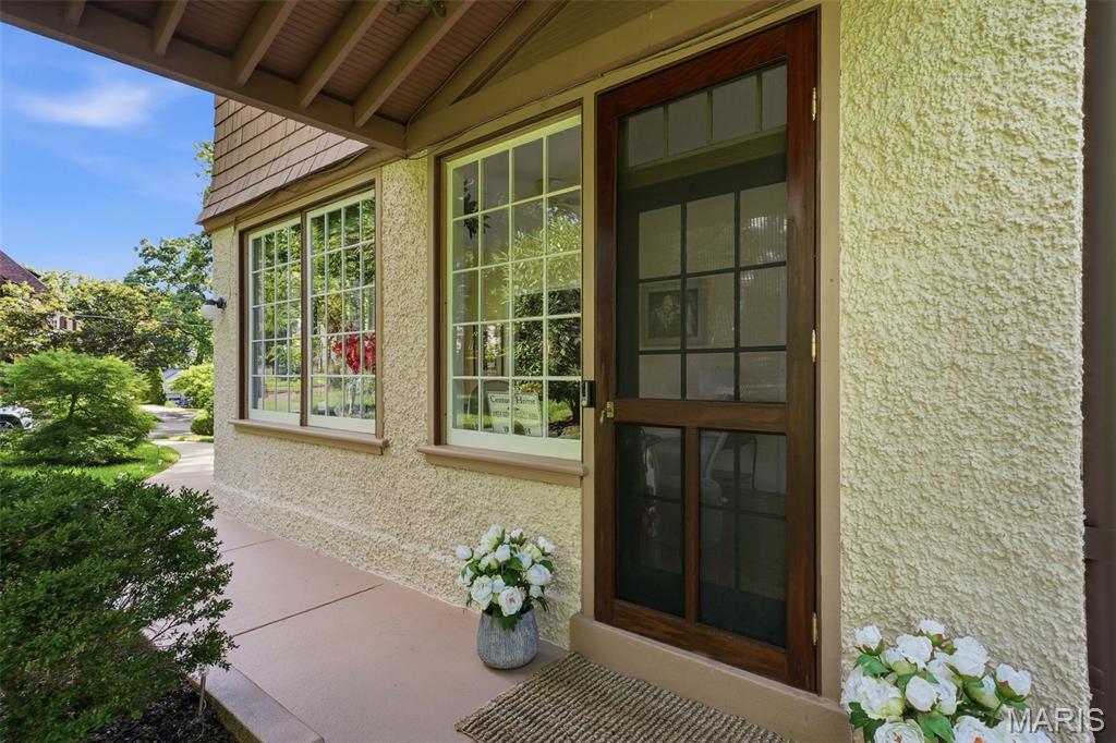445 Algonquin Place