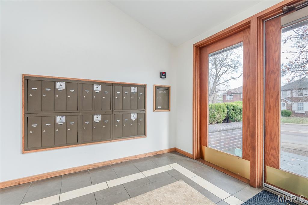 155 N Hanley Road 302