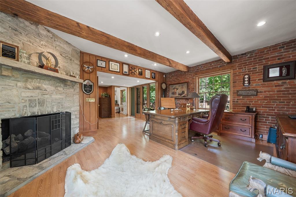 Sunset Crest Lt 8 & Edward Weidlich Estate - Residential