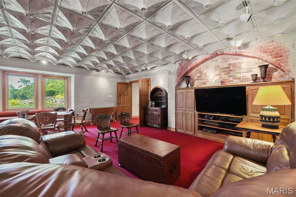 Sunset Crest Lt 8 & Edward Weidlich Estate - Residential