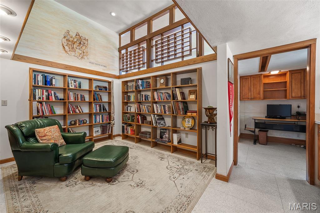 Sunset Crest Lt 8 & Edward Weidlich Estate - Residential