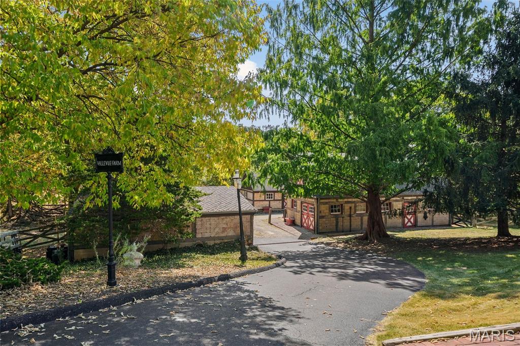 Sunset Crest Lt 8 & Edward Weidlich Estate - Residential