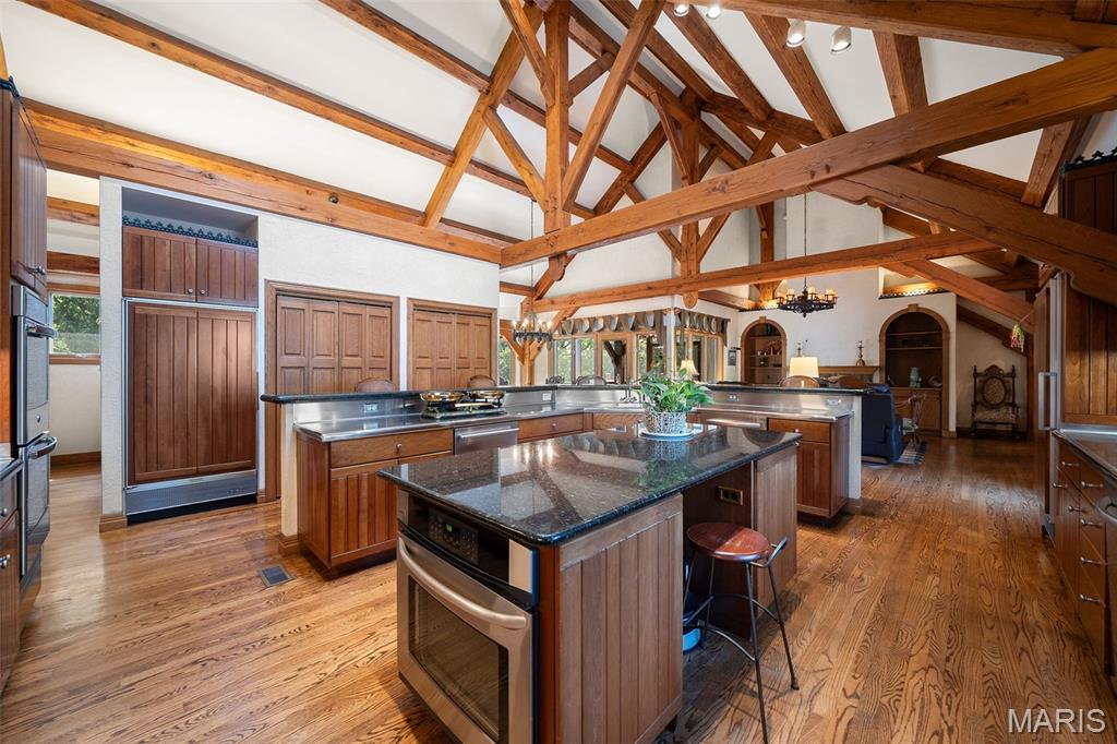 Sunset Crest Lt 8 & Edward Weidlich Estate - Residential