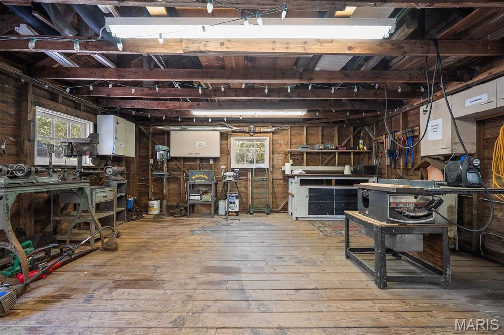 Sunset Crest Lt 8 & Edward Weidlich Estate - Residential