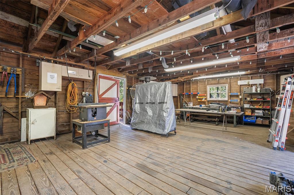 Sunset Crest Lt 8 & Edward Weidlich Estate - Residential