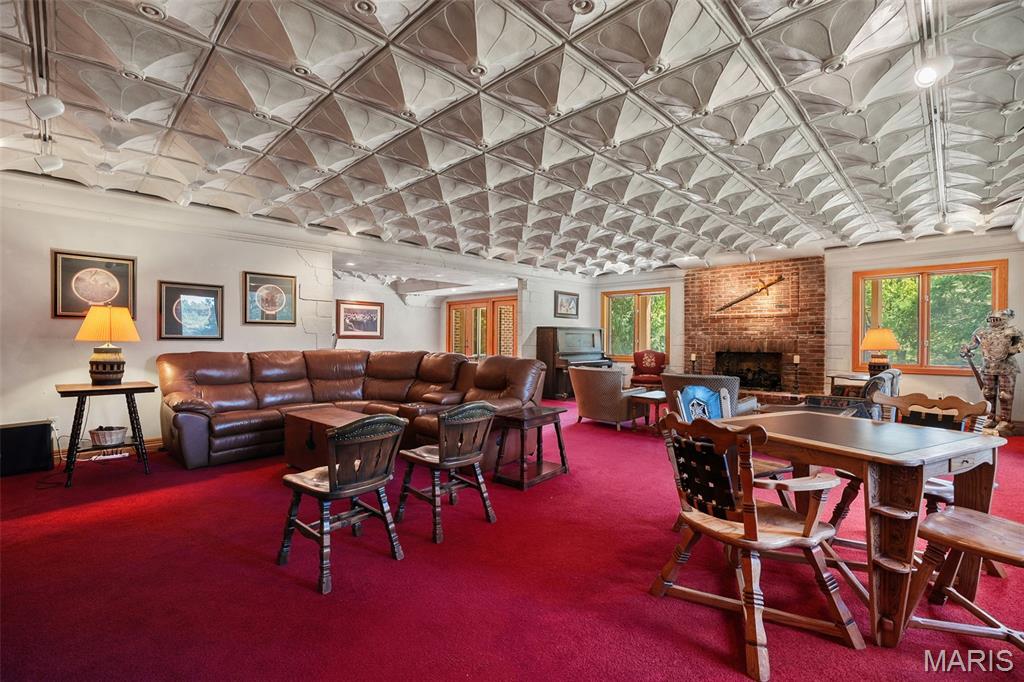 Sunset Crest Lt 8 & Edward Weidlich Estate - Residential