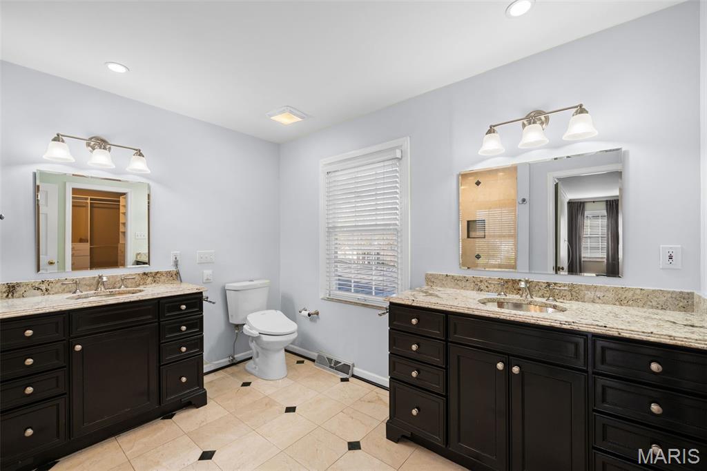 Berkley Manor 6 - Residential