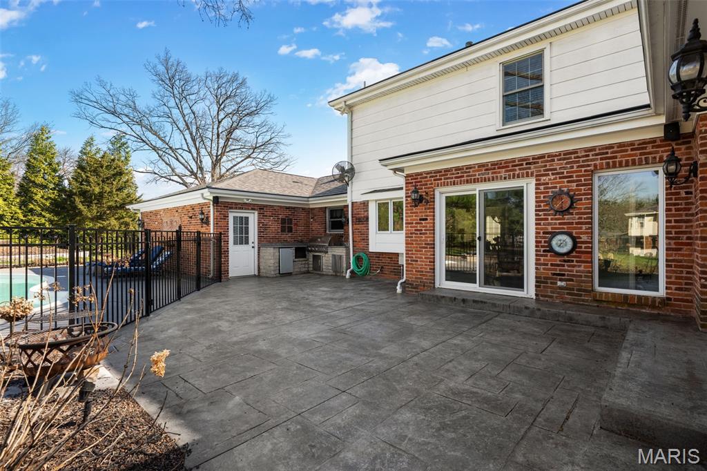 Berkley Manor 6 - Residential