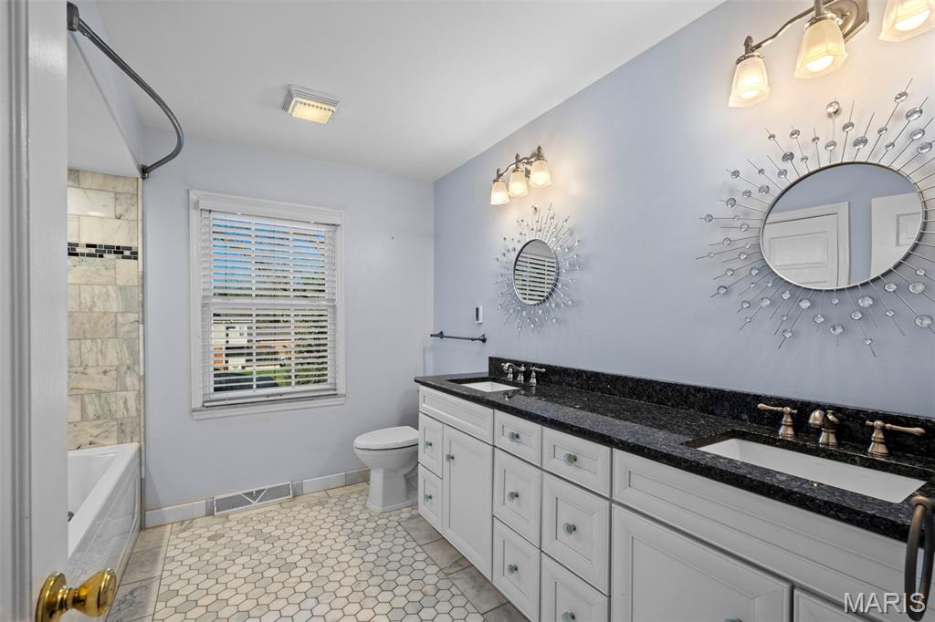 Berkley Manor 6 - Residential