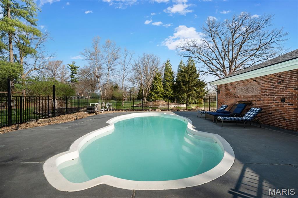 Berkley Manor 6 - Residential