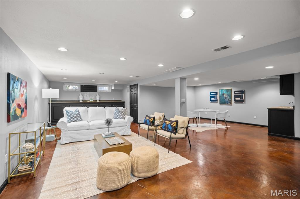 Berkley Manor 6 - Residential