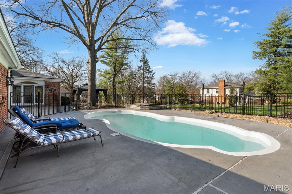 Berkley Manor 6 - Residential