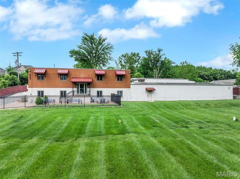 123 Cliff Cave Road St Louis MO 63129