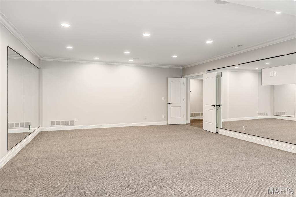 Town & Country Manor - Residential