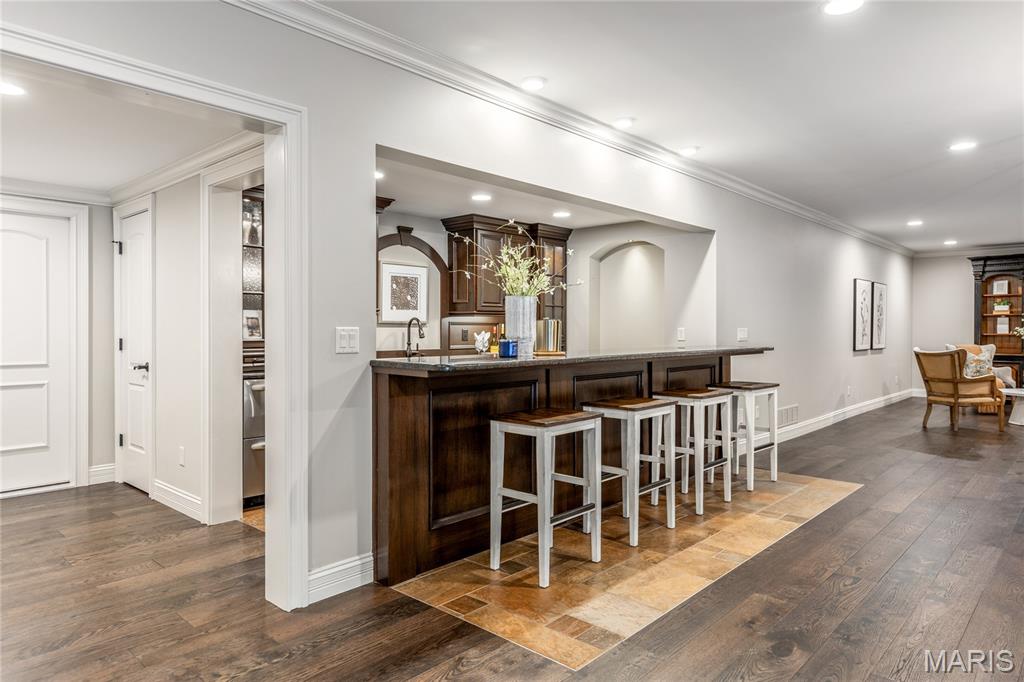 Town & Country Manor - Residential