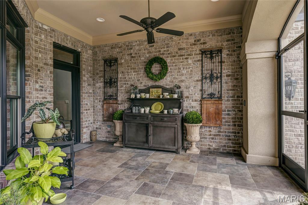 Town & Country Manor - Residential