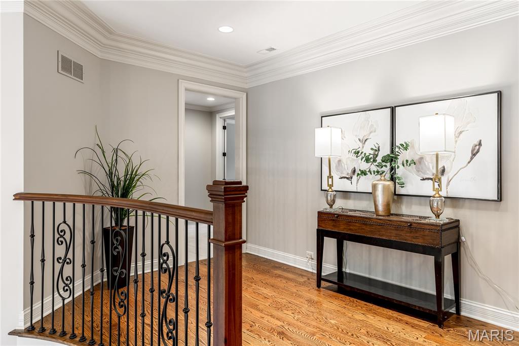 Town & Country Manor - Residential