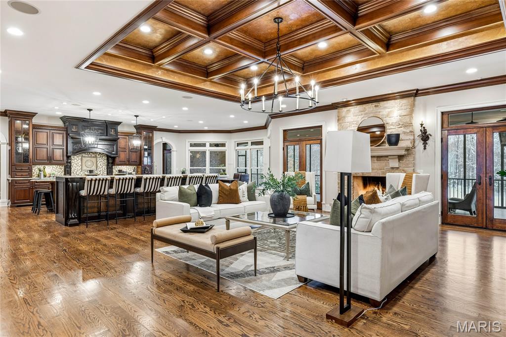 Town & Country Manor - Residential