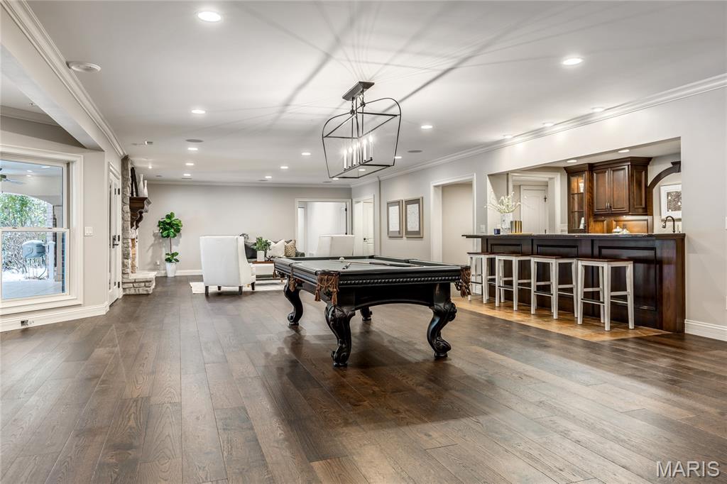 Town & Country Manor - Residential