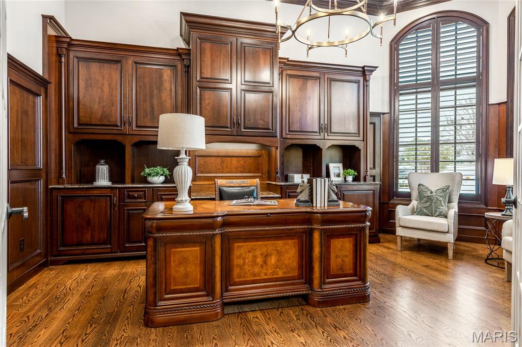 Town & Country Manor - Residential