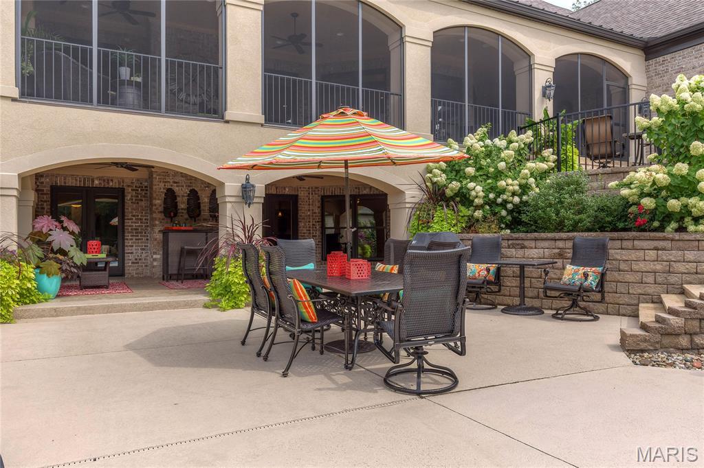 Town & Country Manor - Residential