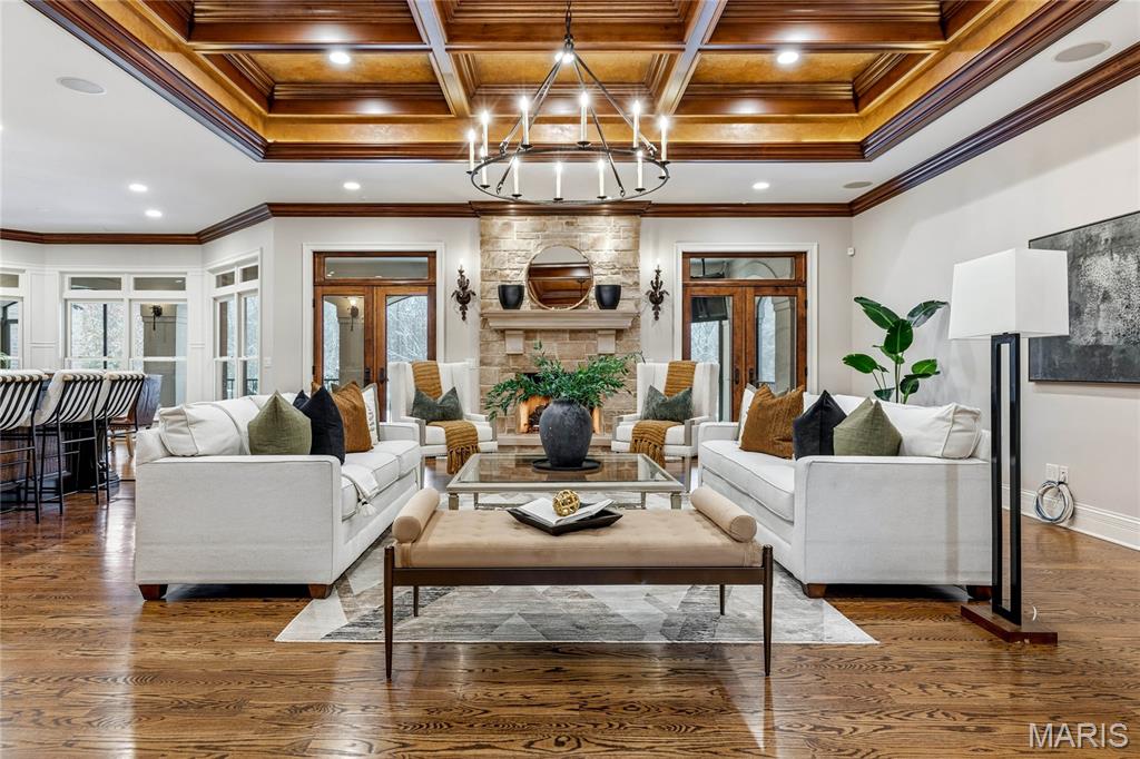 Town & Country Manor - Residential