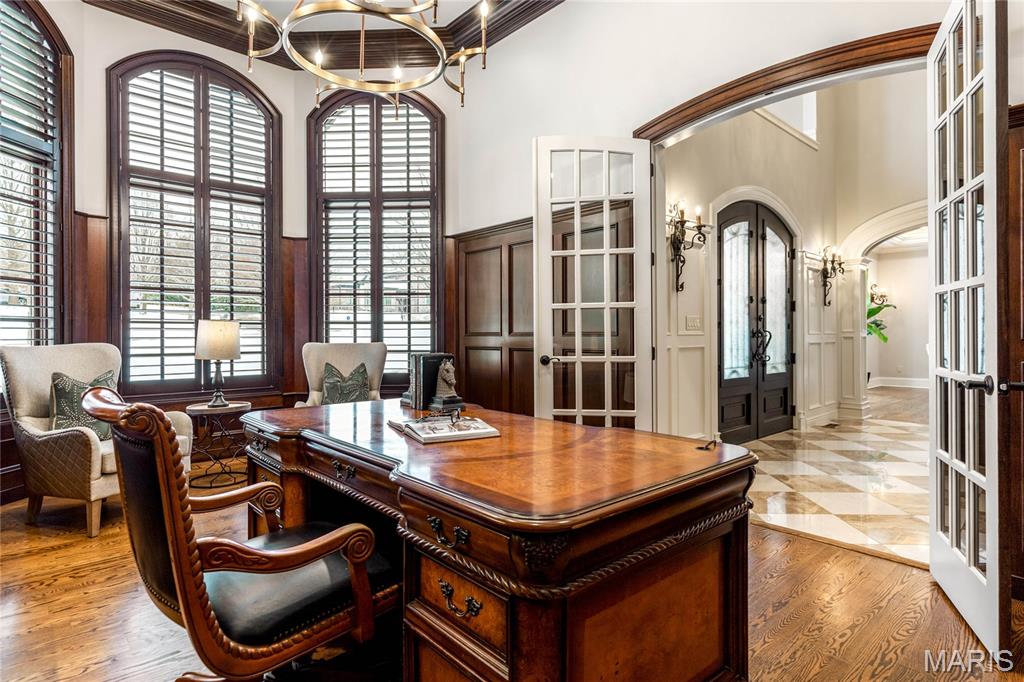 Town & Country Manor - Residential