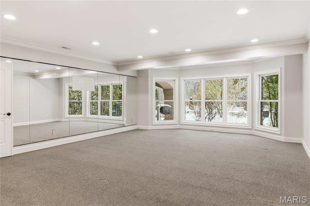 Town & Country Manor - Residential