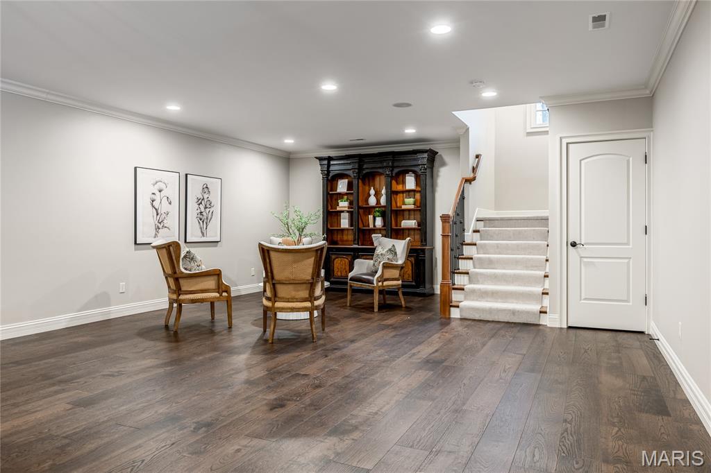 Town & Country Manor - Residential